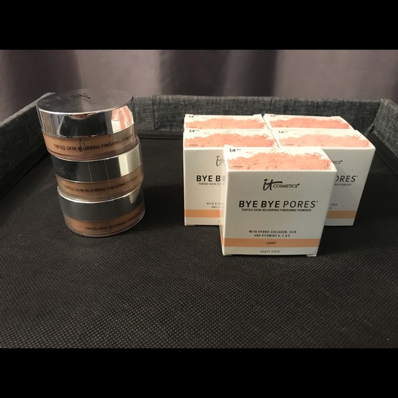 it cosmetics Other - IT! Cosmetics Finishing Powder it cosmetics Other - IT! Cosmetics Finishing Powder